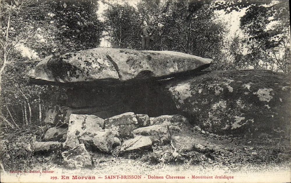 Im Morvan — SAINT-BRISSON — Dolmen Chevresse — Druidischer Monument — Saulier, A. Duciel, Verleger, n°299 - Vorderseite
