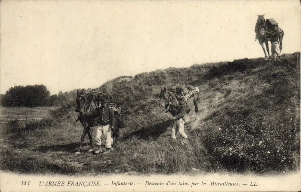 DIE FRANZÖSISCHE ARMEE — Infanterie — Abstieg von einem Hügel durch die Maschinengewehre — LL. — N° 111 - Vorderseite