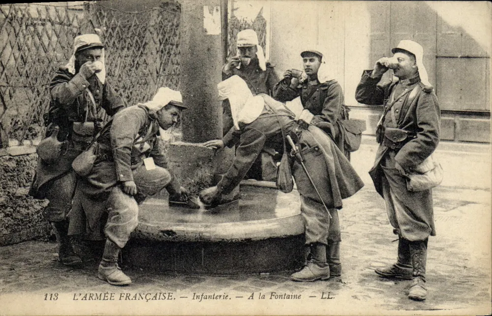 DIE FRANZÖSISCHE ARMEE — Infanterie — Am Brunnen — LL — n°113 - Vorderseite