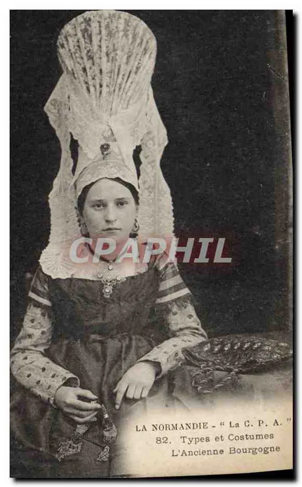 Mulher em traje tradicional normando — série 82 — A Antiga Borgonha, A C. P. A. - Frente