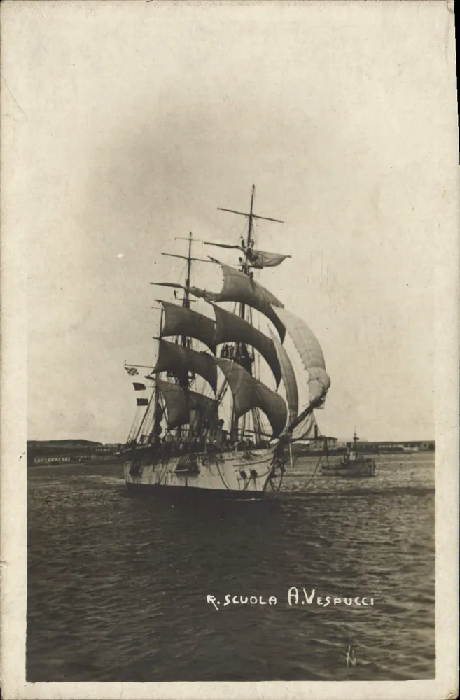 R. Scuola A. Vespucci — zeilschip in de haven — Cartolineria Navale Ugo Pucci, Spezia - Voorkant