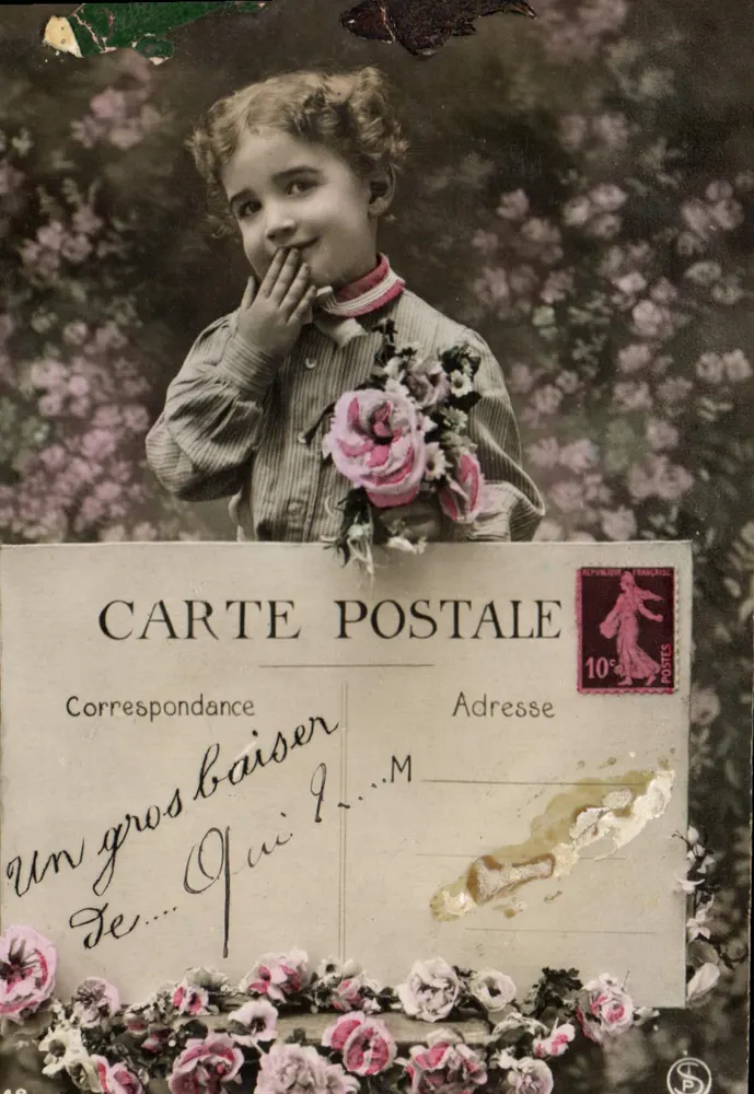 Criança com buquê de rosas — cartão postal francês — editor S.P. n°48 - Frente