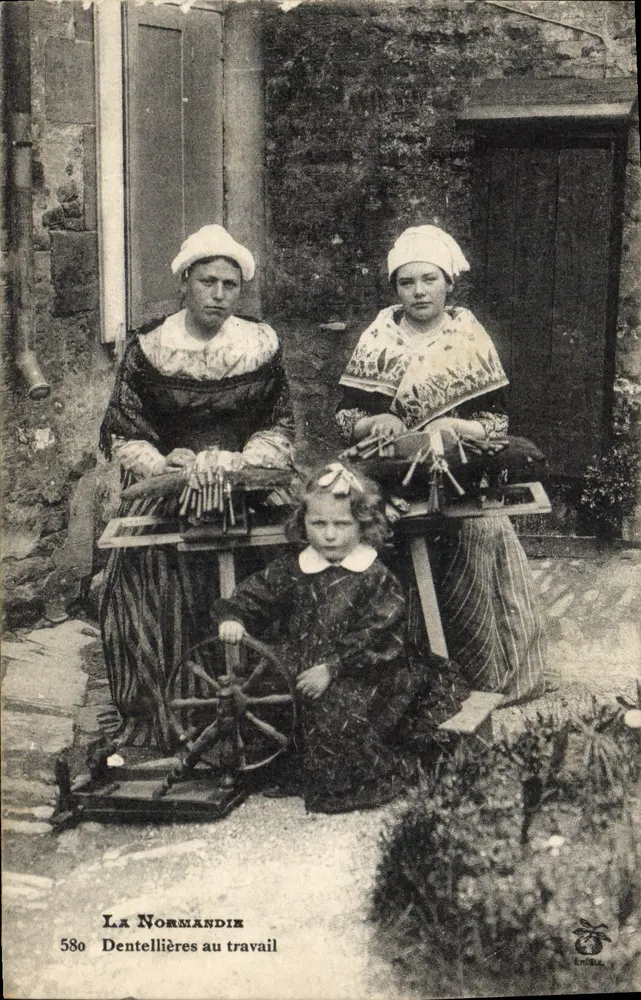 La Normandie — Die Dentellières beim Arbeiten — E.M. Brocherioux, Imp. Edil, Paris, n° 580 - Vorderseite