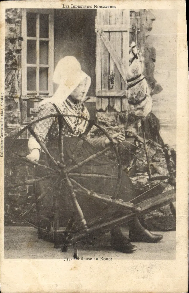 Fileuse au Rouet — Scène de tissage traditionnel normand — Éditeur : Collection Germain fils aîné, St-Malo, n° 733 - Frente