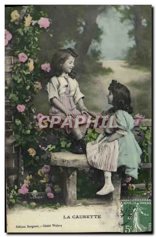 La Causette — Zwei junge Mädchen in einem Rosenpark — Edition Bergeret, Cliché Walery - Vorderseite