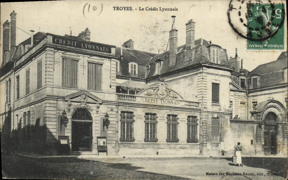 Troyes - Le Crédit Lyonnais — bâtiment à façade ornée, éditeur Maison des Magasins Réunis, Troyes, n° (10) - Frente