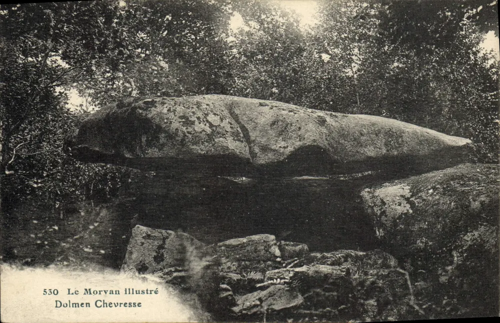 Dolmen Chevresse — Le Morvan illustré, n° 530 - Frente