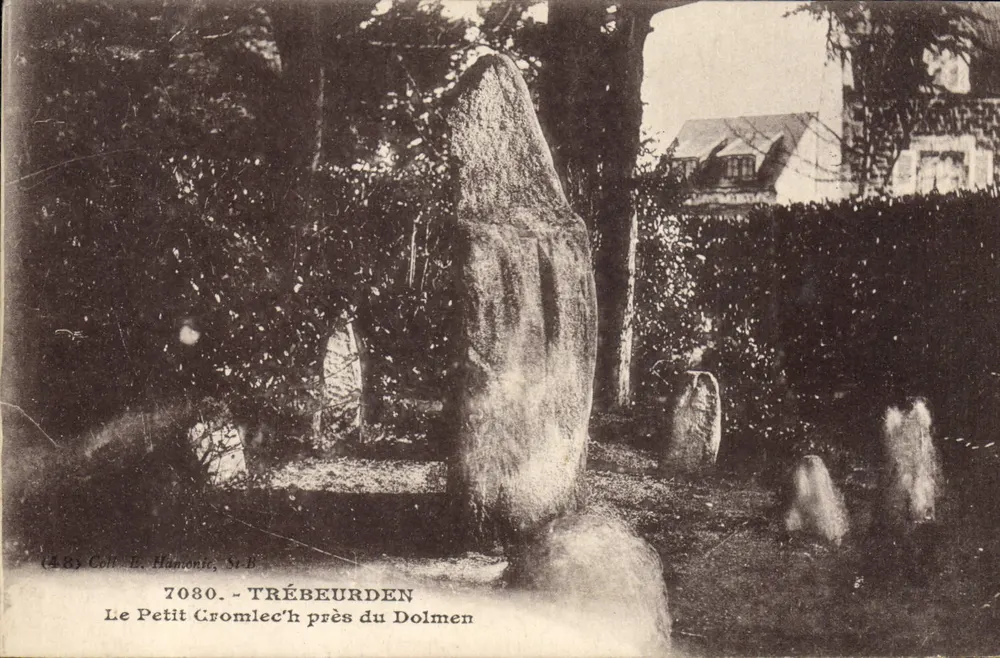 Der kleine Cromlec'h nahe dem Dolmen — Trébeurden — Coll. L. Hamonit, St-B - Vorderseite