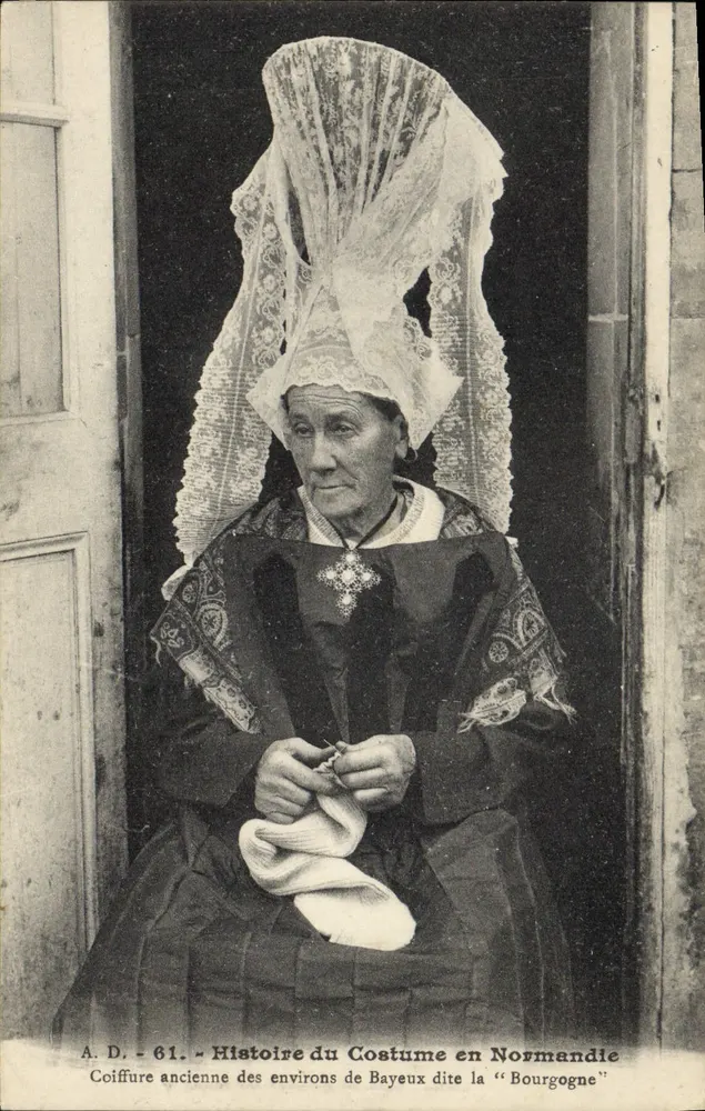 Alte Frisur aus der Umgebung von Bayeux genannt die "Bourgogne" — A.D. - 61 - Geschichte des Kleidungsstils in der Normandie - Vorderseite