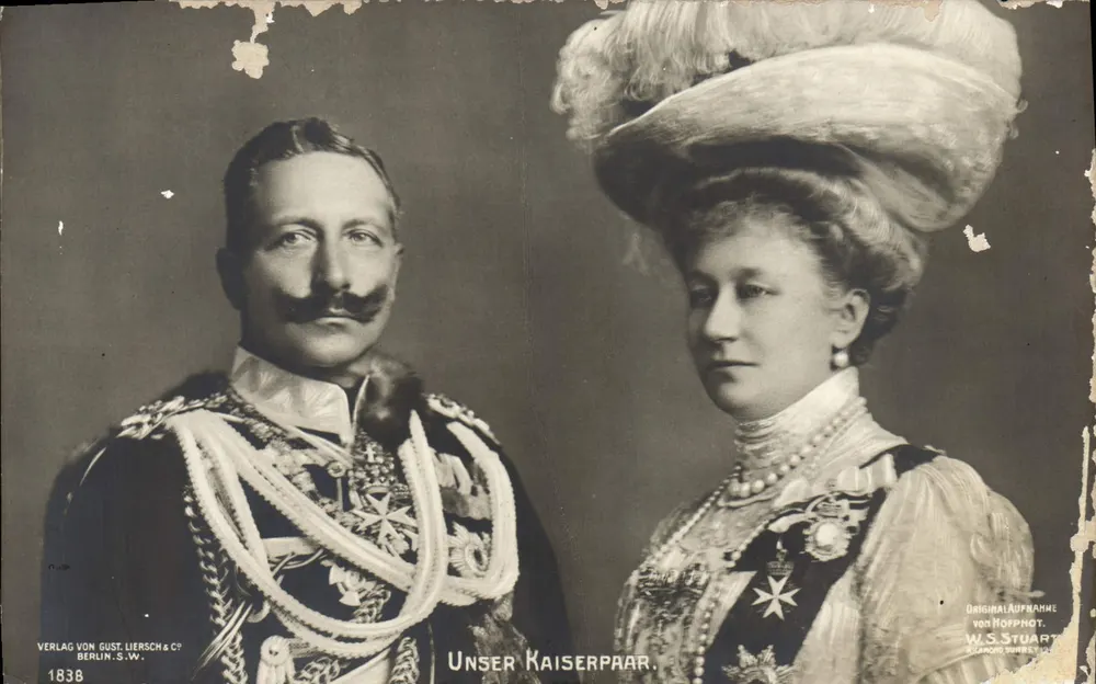 Unser Kaiserpaar — oficjalna fotografia — Wydawnictwo Gust. Liersch & C°, Berlin S.W., nr 1838 - Awers
