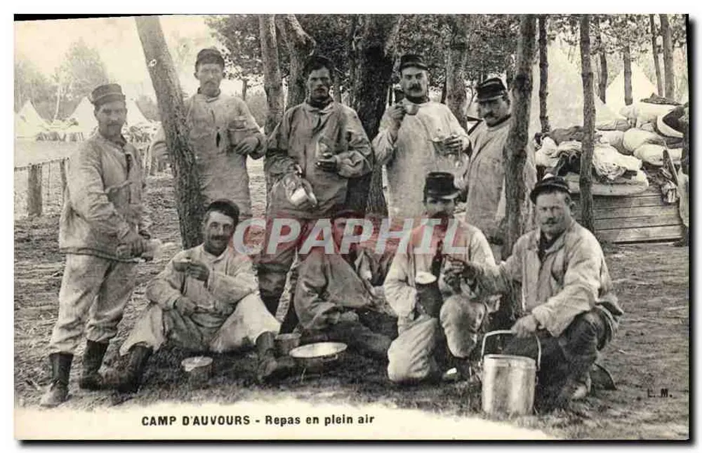 Camp d'Auvours — Repas en plein air — L.M. - Recto