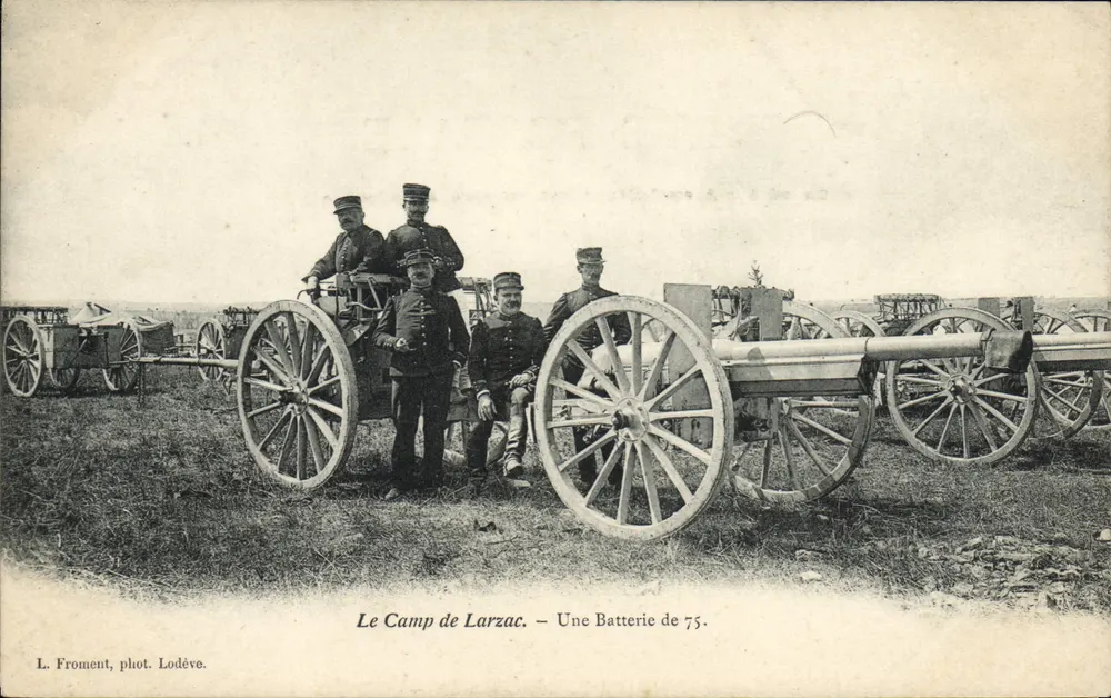Das Camp de Larzac — Eine 75-mm-Batterie — L. Froment, phot. Lodève - Vorderseite