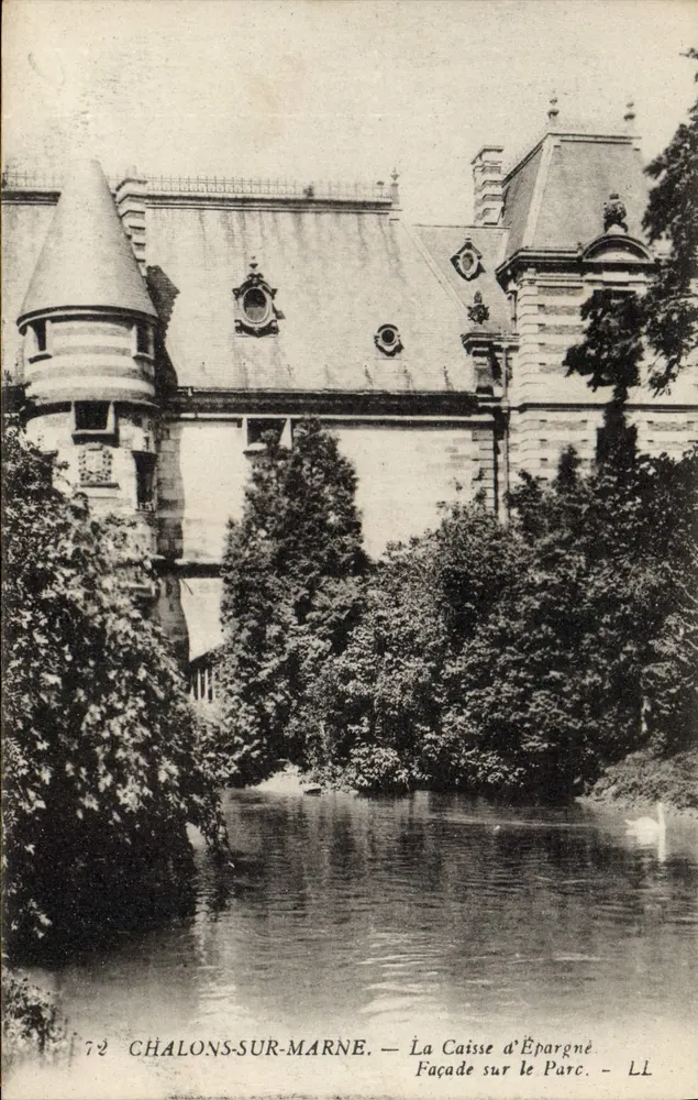 Châlons-sur-Marne — Die Sparkasse — Fassade am Park — LL - Vorderseite