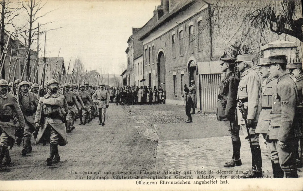 Regiment, das General Allenby ehrt — Verleihung von Offiziersdekorationen — - Vorderseite