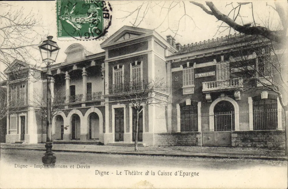 Digne - Das Theater und die Sparkasse — Imp. Constans et Davin - Vorderseite