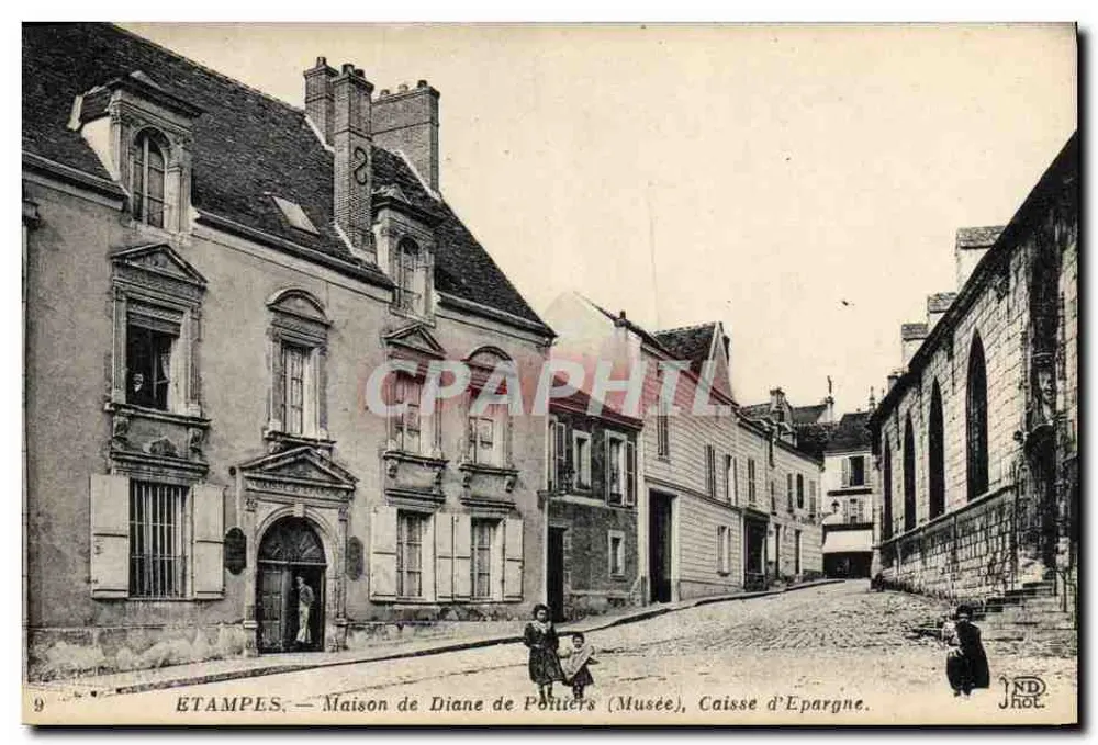 Etampes — Haus von Diane de Poitiers (Museum), Sparkasse. - Vorderseite