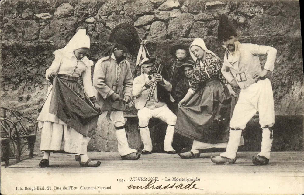 La Montagnarde — danse traditionnelle auvergnate — Lib. Bougé-Béal, 21 Rue de l’Ecu, Clermont-Ferrand, n°134 - Frente