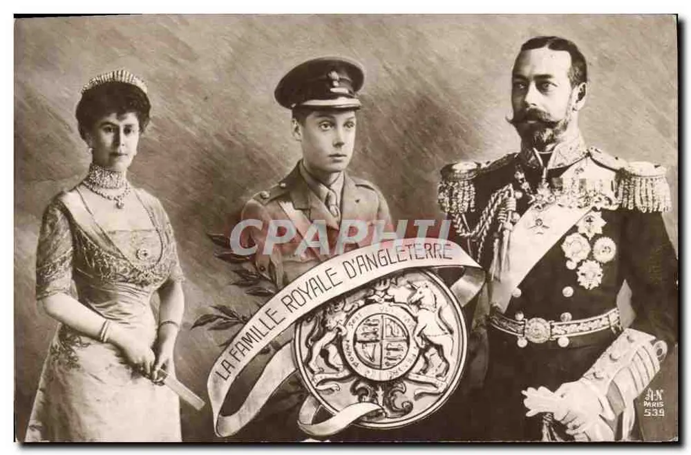 A Família Real da Inglaterra — retrato da rainha, do príncipe e do rei — editor A. N. Paris, n° 539 - Frente