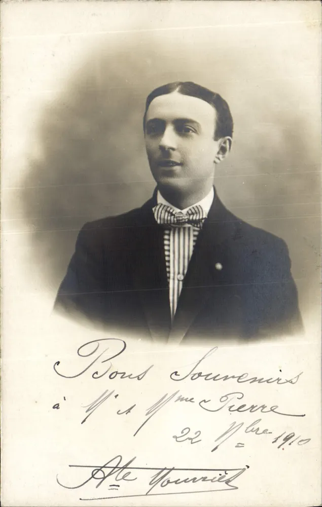 Retrato de um jovem — lembrança para a Sra. Pierre — assinado 'A. Le Yourniet' — datado 22 novembro 1910 - Frente