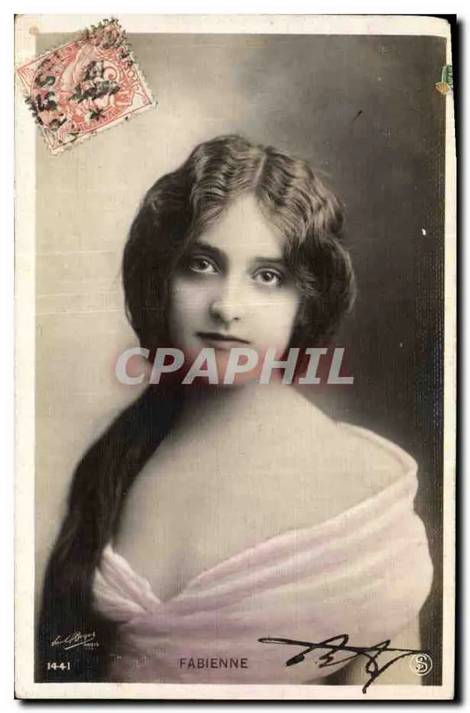 Fabiennne — Retrato feminino — 1444-1 - Frente