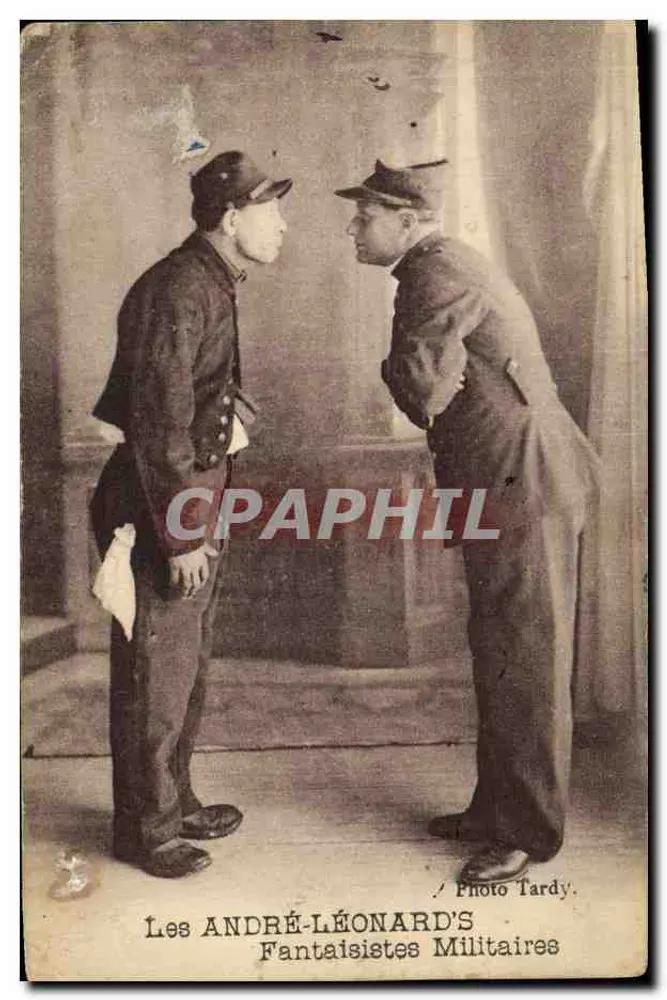 Deux fantaisistes militaires — scène de portrait studio — Photo Tardy - Vorderseite