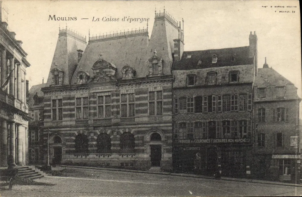 Moulin — A Caixa de Economia — Fot. M. Marnas Mouline, F. Besvaux, Ed. - Frente