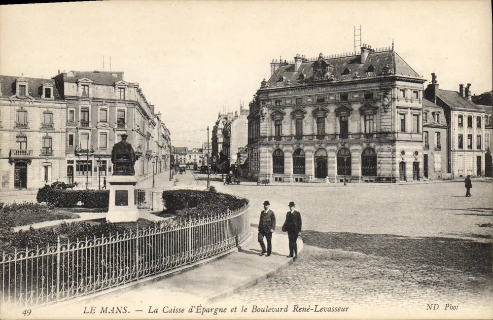 Le Mans — Die Sparkasse und der Boulevard René-Levasseur — ND Photo - Vorderseite