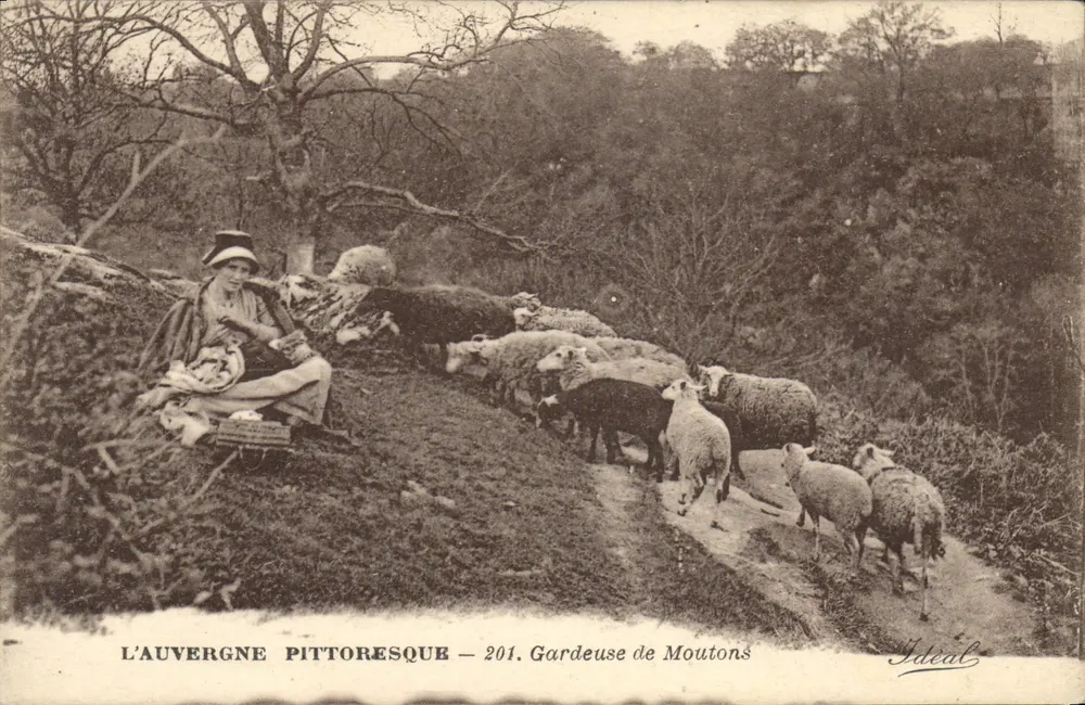 A Auvergne pitoresca — 201. Guardiã de Ovelhas — Ideal - Frente