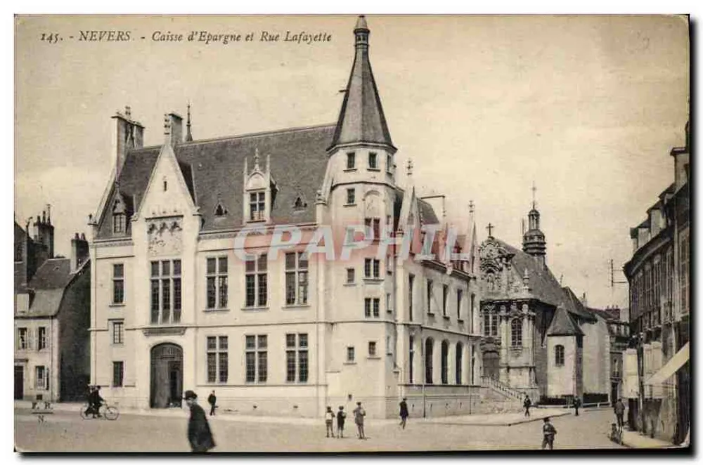 Nevers — Sparkasse und Rue Lafayette - Vorderseite