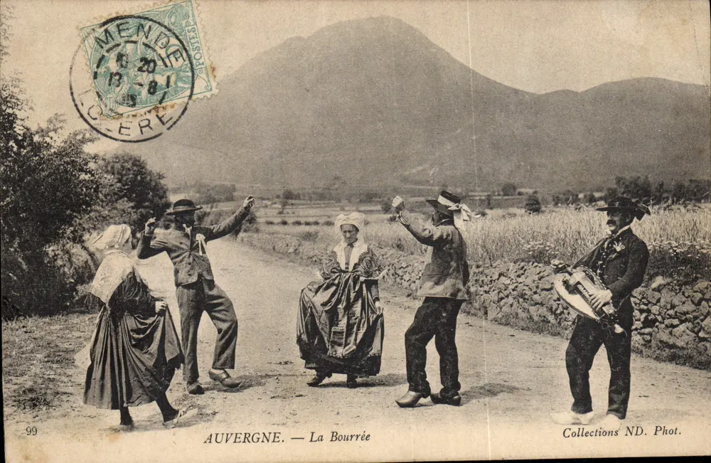 Auvergne — A Bourrée — Coleções ND. Fot. - Frente