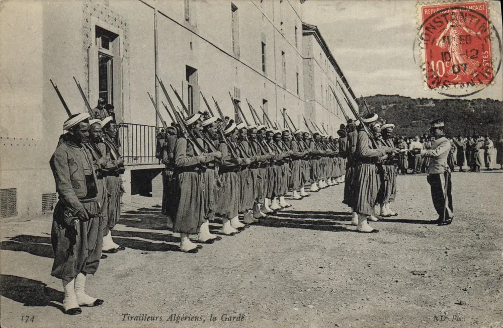 Tirailleurs Algériens, la Gardé — éditeur N.D. Pinot, n° 174 - Vorderseite