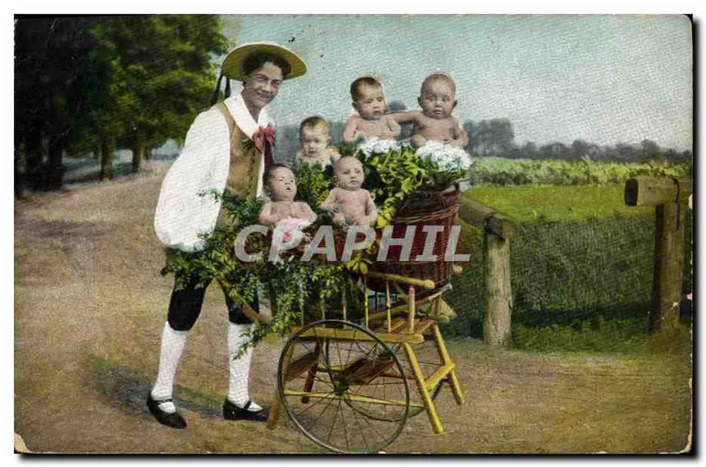 Frau mit vier Babys in einem Wagen — Garten-Szene — Serie II - Vorderseite