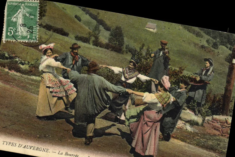 Tipos da Auvergne — A Bourrée — Editor não visível - Frente