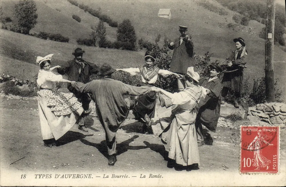 Aubergine — La Bourrée — La Ronde — Tipos de Auvergne — Editor não visível, n° 18 - Frente