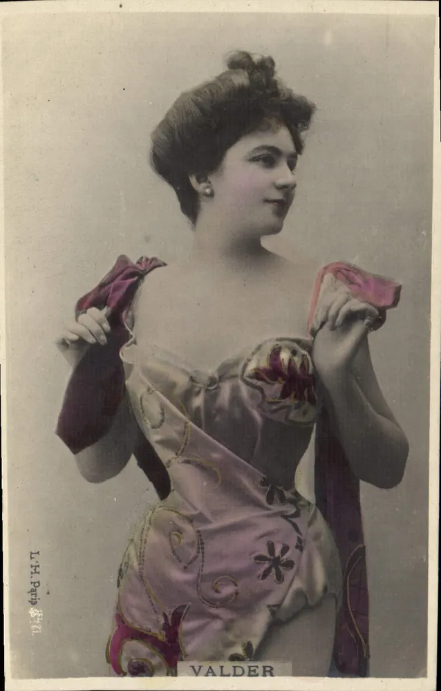 Frau in Abendkleid — Valder — L.T.H. Paris - Vorderseite