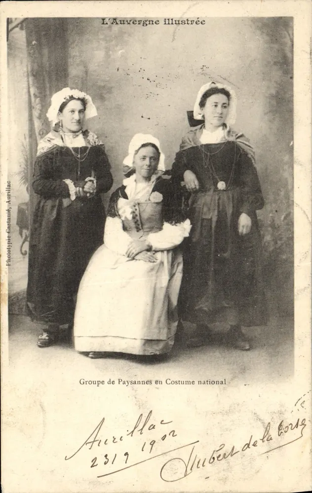 Gruppe von Bauern im Nationalkostüm — Aurillac, 1902 — Phototypie Gastané, Aurillac - Vorderseite