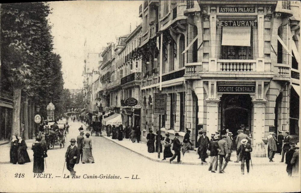 Vichy — La Rue Cunin-Gridaine — LL. n°218 - Vorderseite
