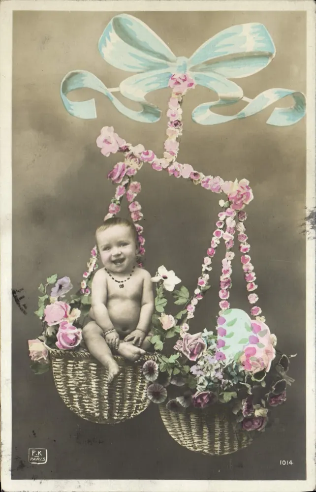 Bebê em um cesto florido — F.K. PARIS n°1014 - Frente