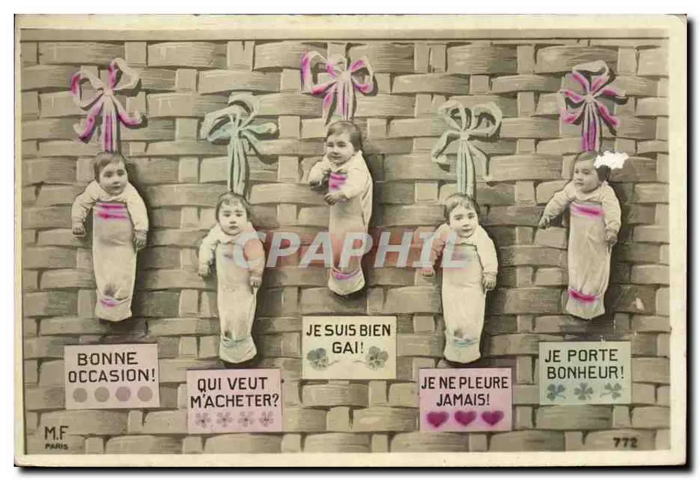 Cinco bebés sobre muro de ladrillos — M.F. Paris n°772 - Anverso