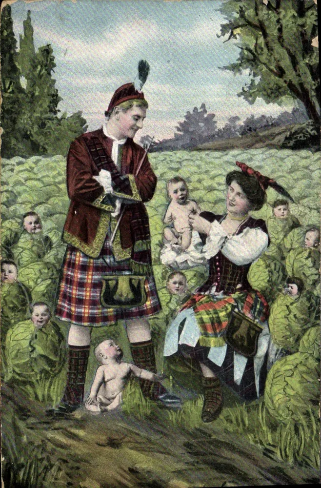 Scène écossaise — couple en tenue traditionnelle entouré de bébés dans un champ — éditeur K.V.I.B. n° 890 - Frente