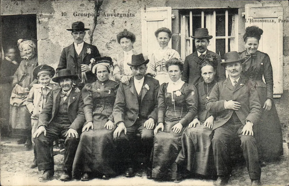 Grupo de Auvergnats — L'Hironnelle, Paris — editor L'Hironnelle, Paris, n°10 - Frente