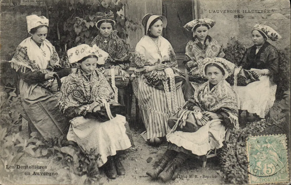 앤티크 엽서 전통 풍경 — 오베르뉴의 레이스 공장 - 앞면