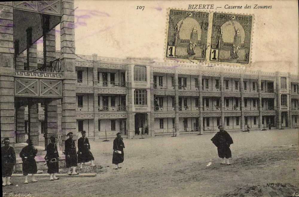 Bizerte — Kasernen der Zouaves — Éditeur ND Phot, n° 107 - Vorderseite