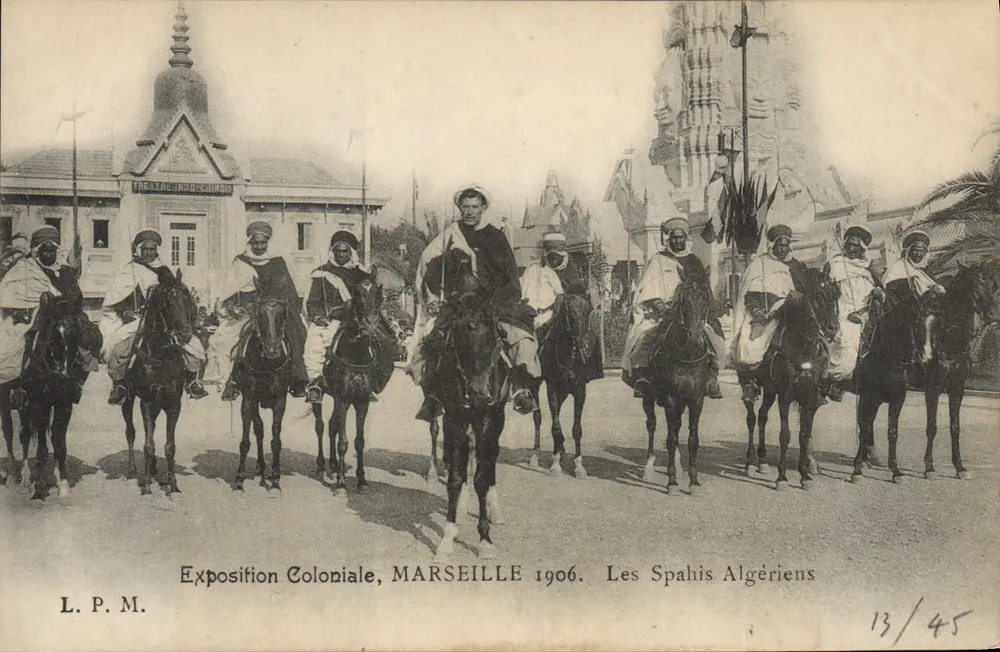 Kolonialausstellung, MARSEILLE 1906. Die algerischen Spahis — L.P.M. n°13/45 - Vorderseite