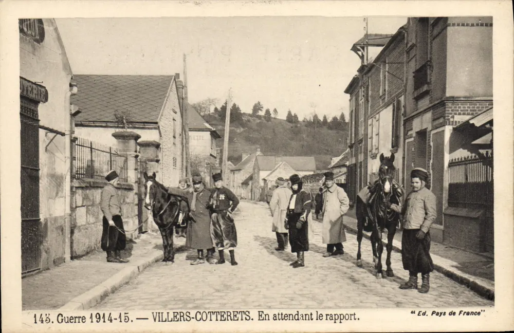 Villers-Cotterets — Während des Berichts wartend — Verlag Pays de France - Vorderseite