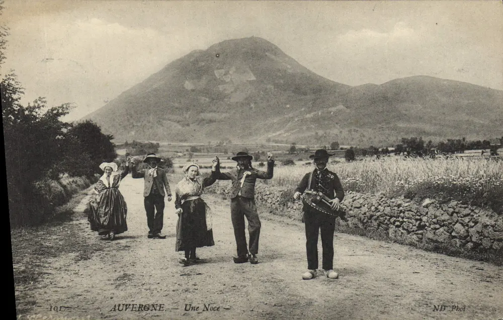 Auvergne — Uma Noiva — ND Phot - Frente