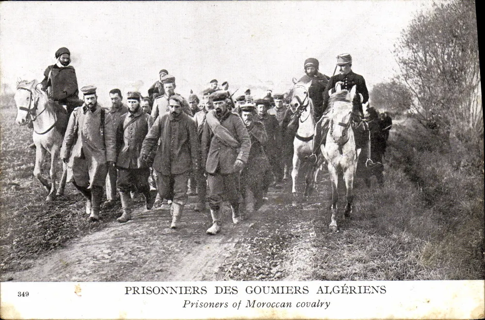 Gefangene der algerischen Goumiers — Serie 349 — Verlag nicht sichtbar - Vorderseite