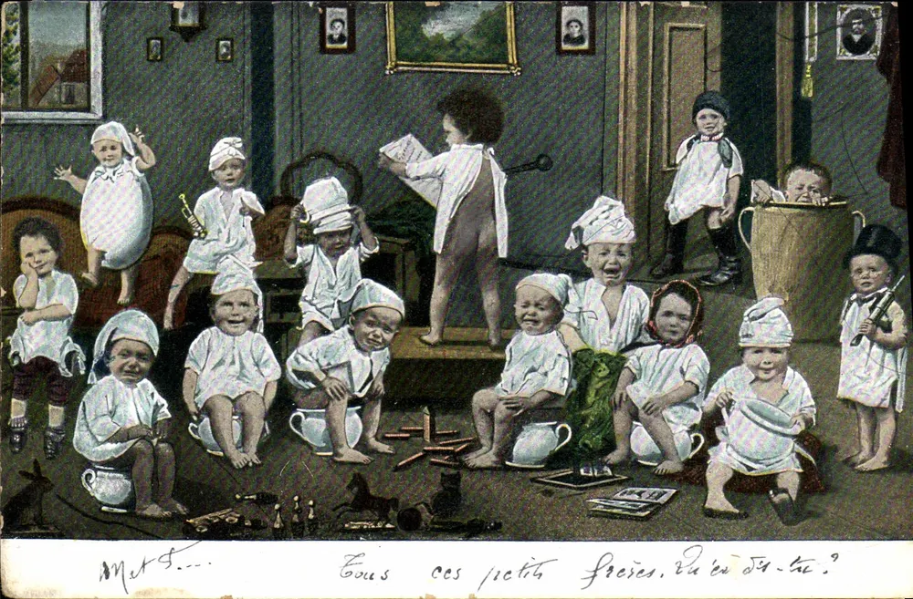 Kleine Kinder in Badekleidung — Spiel Szene — Verlag Union postale universelle, Serie 152 - Vorderseite