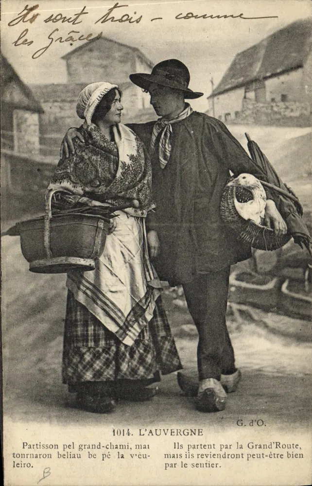Duas pessoas em traje tradicional — Auvergne — G. d'O. n° 1014 - Frente