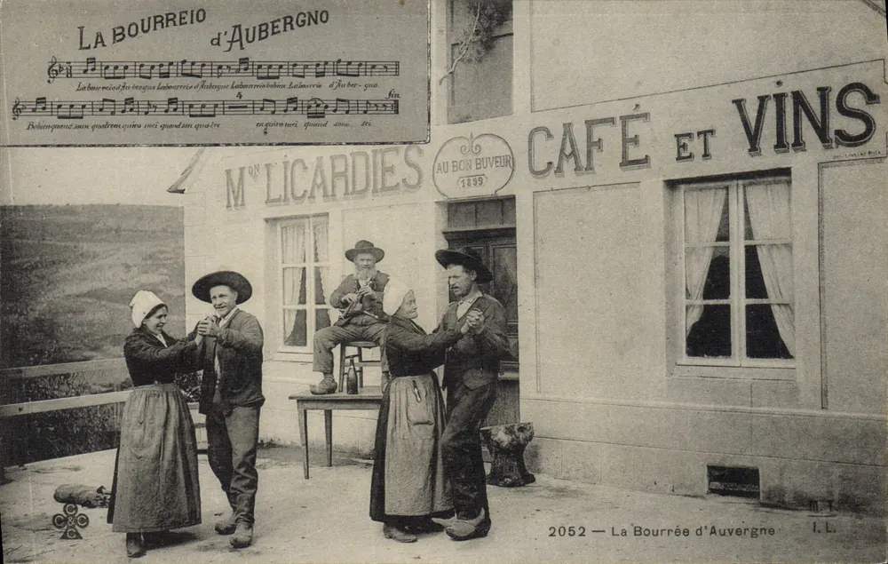 A Bourrée d'Aubergne — cena de café — M. Licardies, café e vinhos, 1899 — I.L. n°2052 - Frente